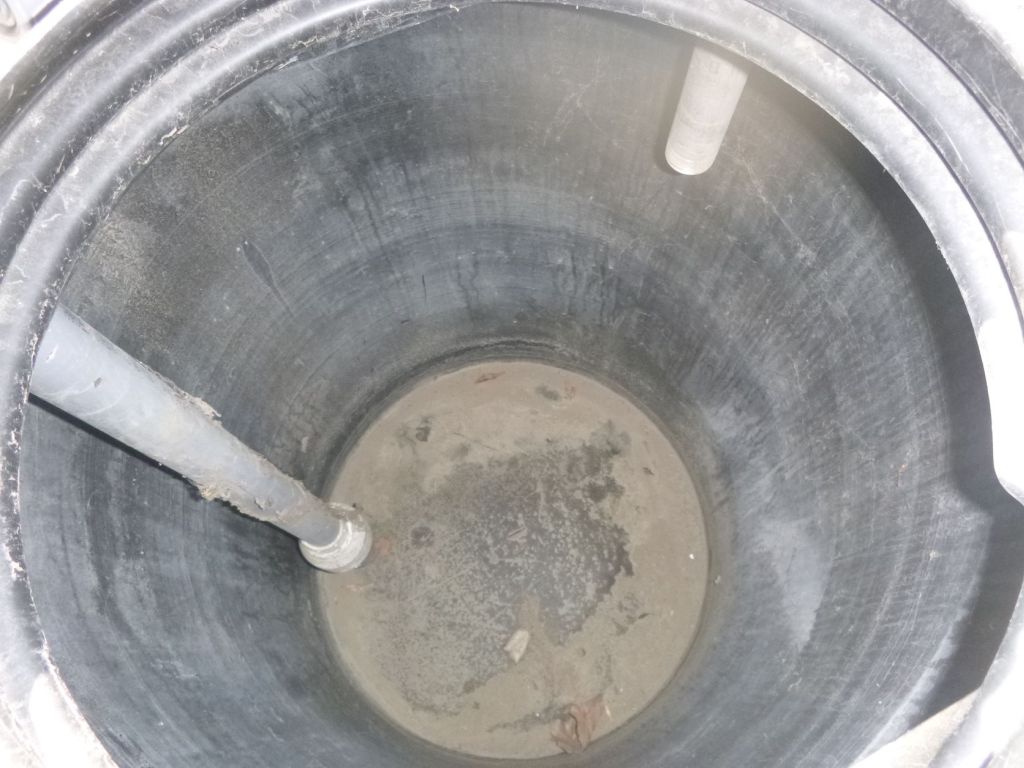 50 gallon Poly Processing, Polyethylene Tank, 12" diameter x 32" straight side, 12" manway, 1-1/4" inlet & 1" - Image 4