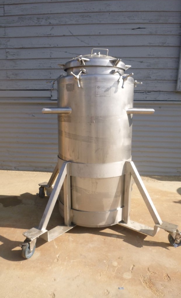 52.8 gallon Cone Craft Craft HyClone, Stainless Steel Pressure Tank, 22" diameter x 38" straight side, 17" - Image 2