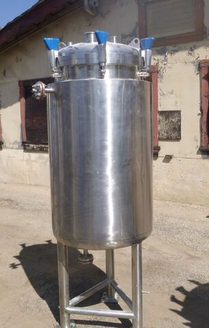 79 gallon Precision Stainless, Stainless Steel Reactor, 24.5" outside diameter x 3' 7" H Vessel, 1.5" center - Image 2