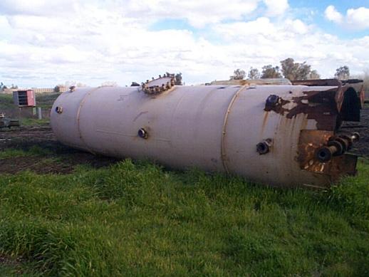 3000 gallon Storage Tank, glass lined, 5' diameter x 20' straight side, 24" center top manway, 20" side - Image 2