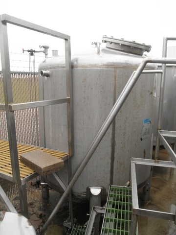 500 gallon Walker Hold, Stainless Steel Pressure Tank, 50" diameter x 50" straight side, 16" diameter Bolted - Image 2