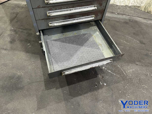 12 Drawer Equito tool cabinet - Image 9