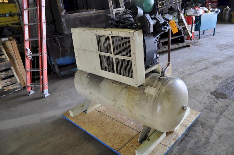 15 HP Ingersoll-Rand #7100, air compressor, 50 cfm @ 175 psi, 120 gallon tank - Image 3