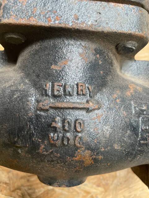 1-1/2" Henry Technologies Valve Co 152A Ammonia Flange Globe Shut-Off Valve - Image 5