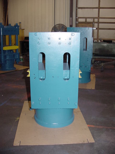 200 Ton, 24" x 24", upact.slabside, 10.5" stroke, 10.5" daylight, 16" ram, 38" work hght, #590 - Image 2