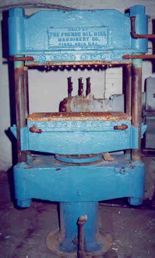 80 Ton, French Oil, 32" x16", up-act 4-post, 18" stroke, 22" daylight, 10" ram, 42" wk.height, 80" tall, #260 - Image 1