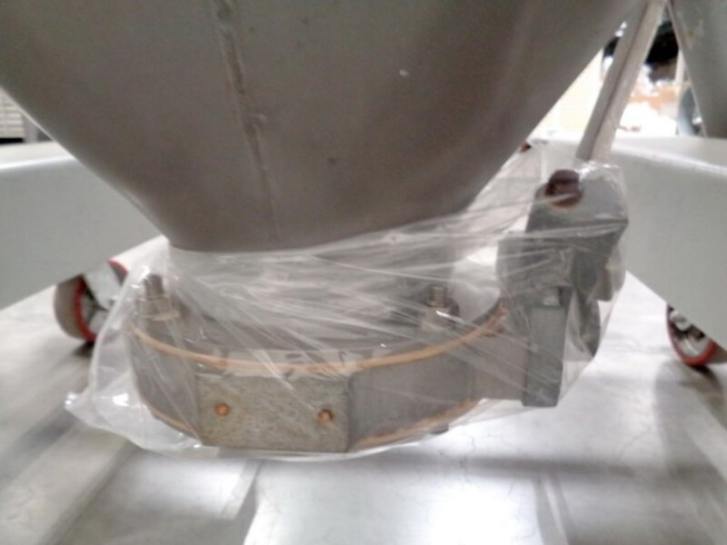 140 gallon Mueller, Stainless Steel portable powder totes, 6" discharge butterfly valves - Image 6
