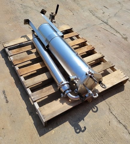 8.5" x 36" Knight, Cartridge Filter Housing, L Chamber, 8" diameter x 30" L flet-lined perforated strainer - Image 3