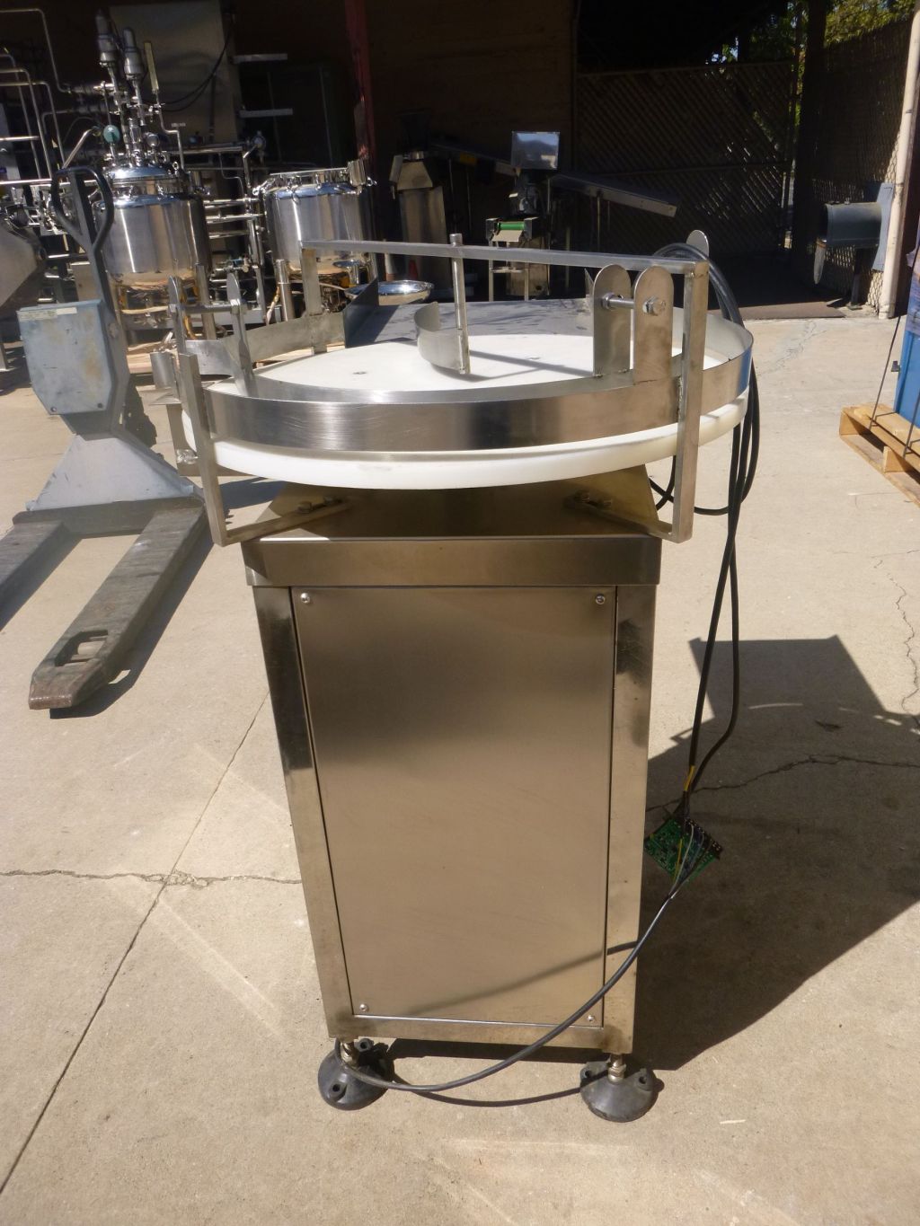 shanghai, Accumulation Table, PET, Stainless Steel frame, 36" infeed, 1.37 HP, 220V, 1725 RPM - Image 3