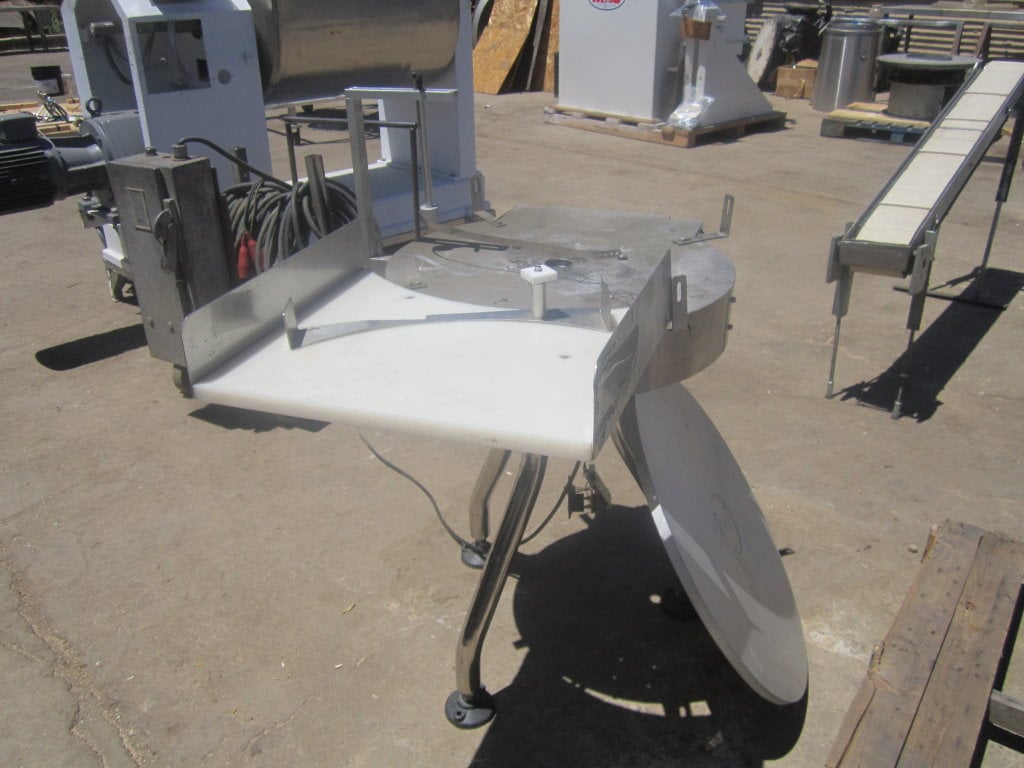 28" width Accumulation Table, Aluminum, Stainless Steel, Less drive - Image 1