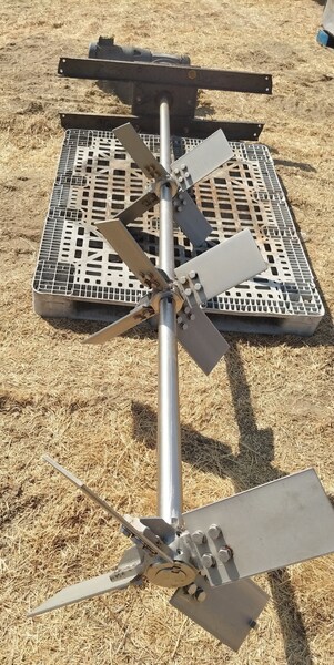 900 gallon Stainless Steel Tank, Agitated, 46" diameter x 10' straight side, 1.5 HP, 230/460 V., 1740 RPM - Image 9