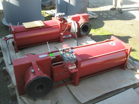 6" x 3" Red Valve #Series-5200, Control Pinch Valve, Iron, 6" x 3" size, w/electro magnetic positioner - Image 3