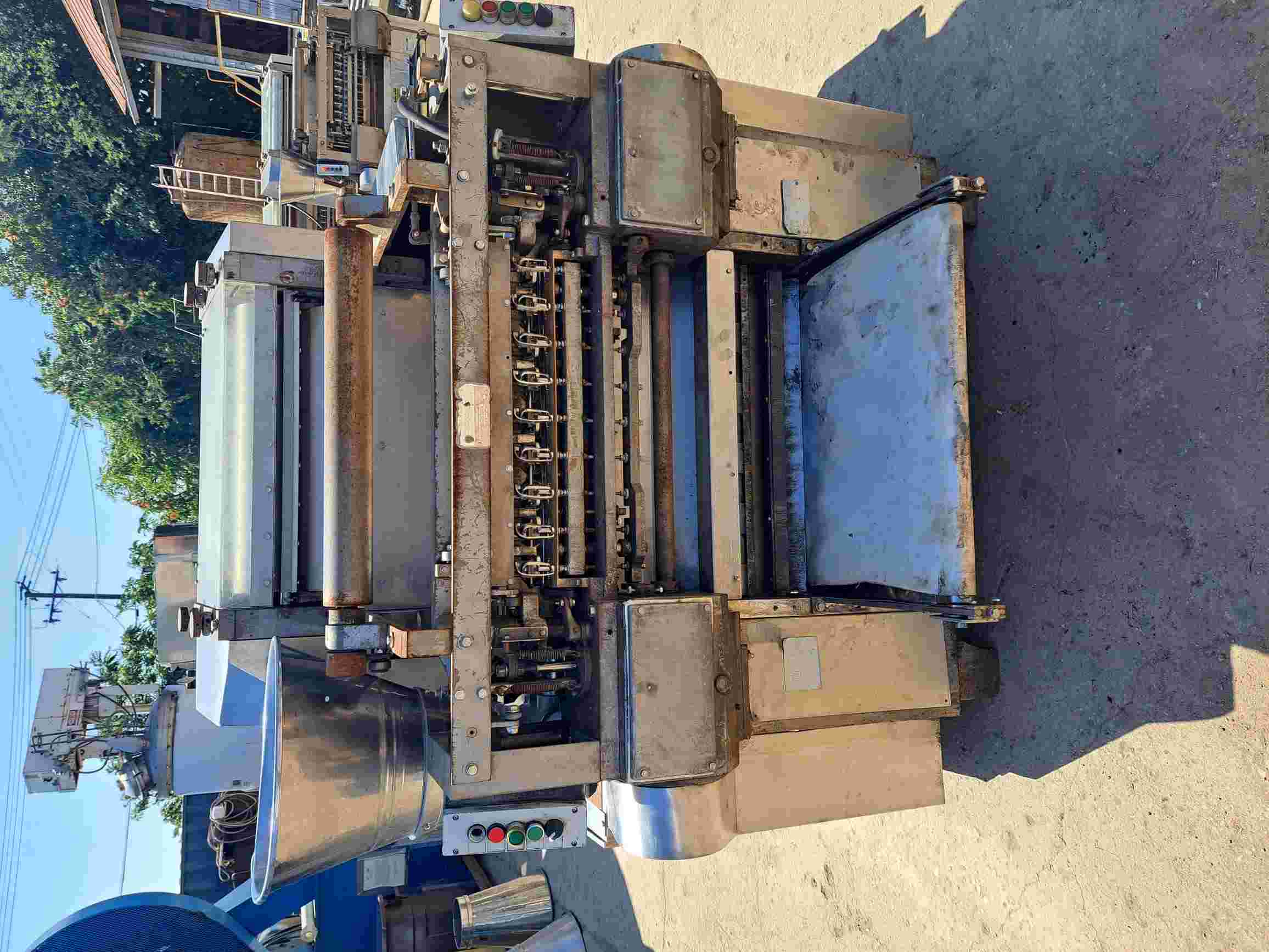 Toresani Pavan #MT600, Tortellini Pasta Machine, 4.687" diameter x 23.5" L double dough sheet rollers - Image 2