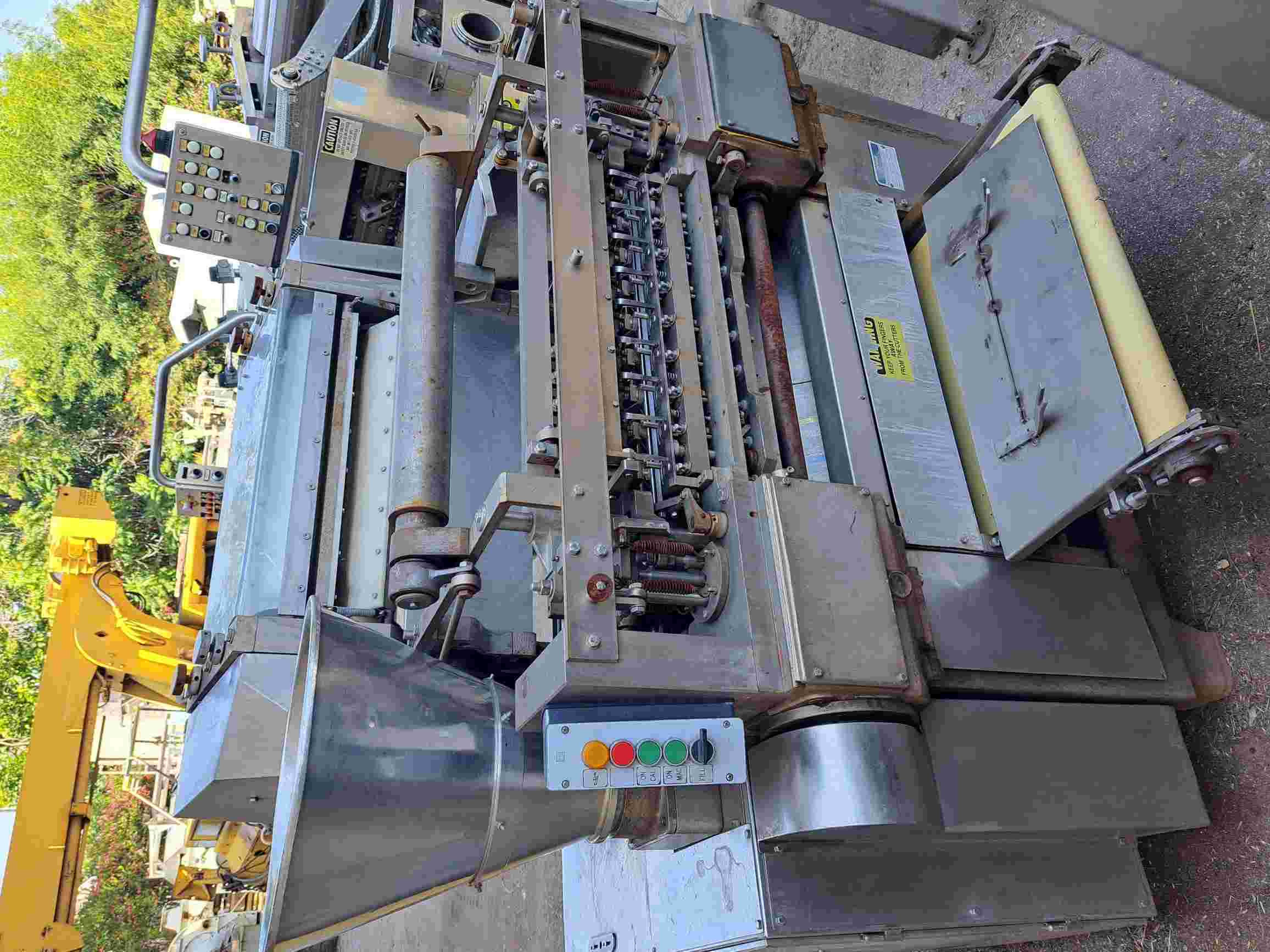 Toresani Pavan #MT600, Tortellini Pasta Machine, 4.687" diameter x 23.5" L double dough sheet rollers - Image 1
