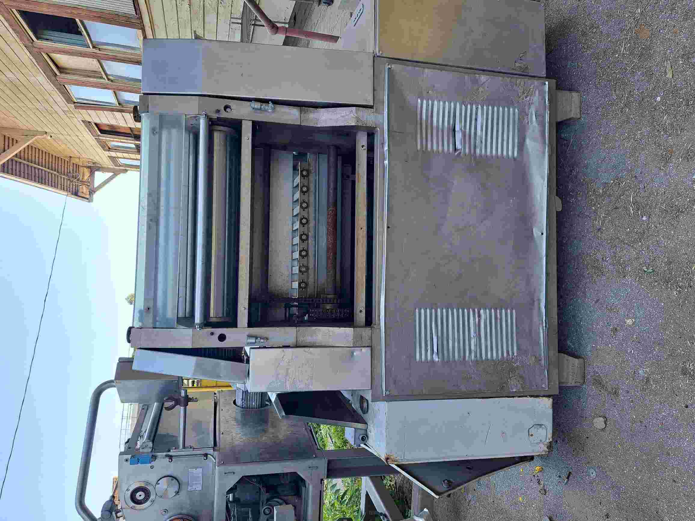 Toresani Pavan #MT600, Tortellini Pasta Machine, 4.687" diameter x 23.5" L double dough sheet rollers - Image 2