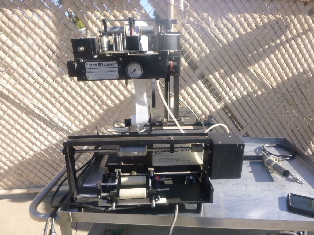 Auto Labe #550, Semi-Automatic Pressure Sensitive Wrap Around Labeler, 3/8"-4" diameter Label capacity, 5" - Image 5