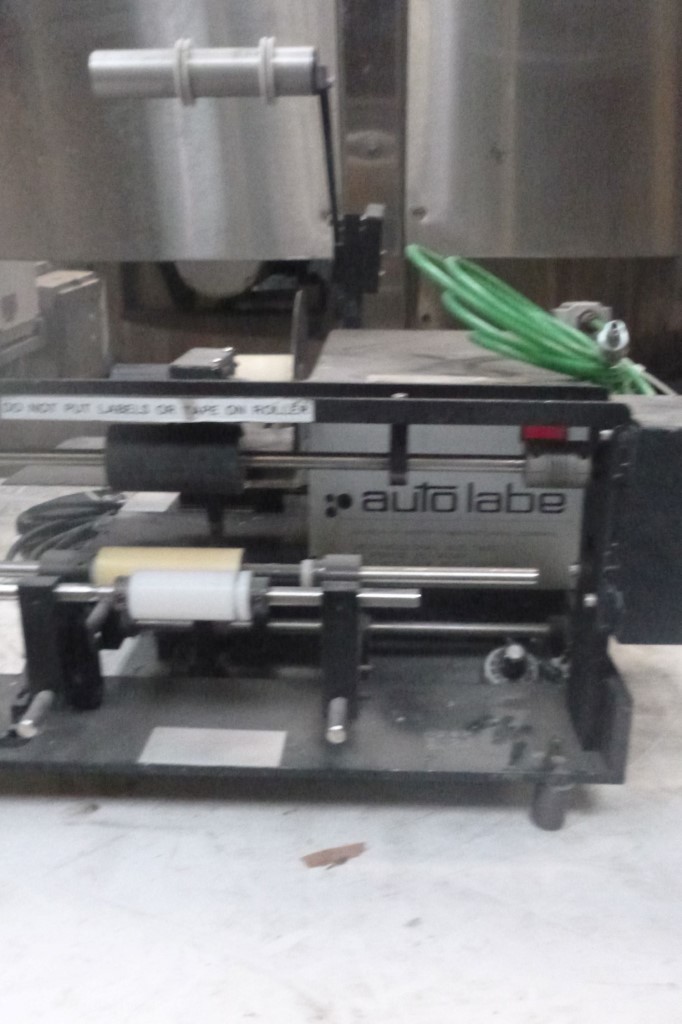 Auto Labe #550, Semi-Automatic Pressure Sensitive Wrap Around Labeler, 3/8"-4" diameter Label capacity, 5" - Image 3