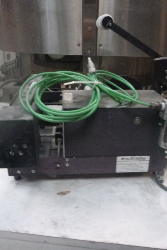Auto Labe #550, Semi-Automatic Pressure Sensitive Wrap Around Labeler, 3/8"-4" diameter Label capacity, 5" - Image 4