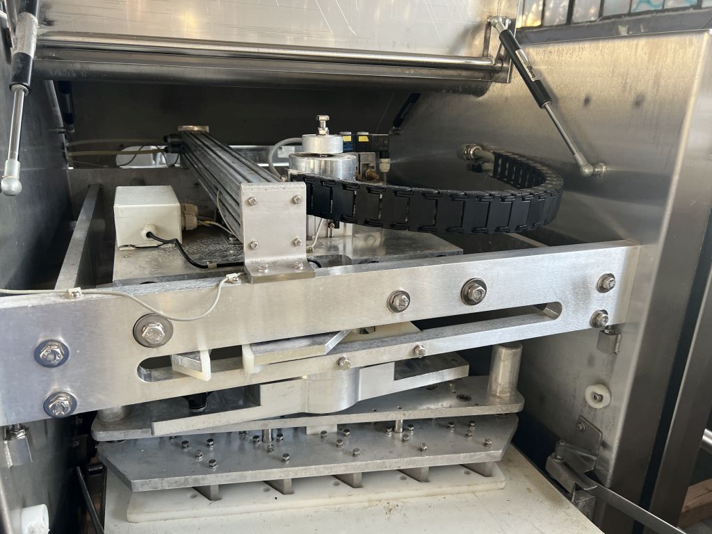 Fritsch #CTR/CRH, Croissant Line Sheeter, 100-800 kg/hr, 2-4mm thick, 700 mm width table - Image 6