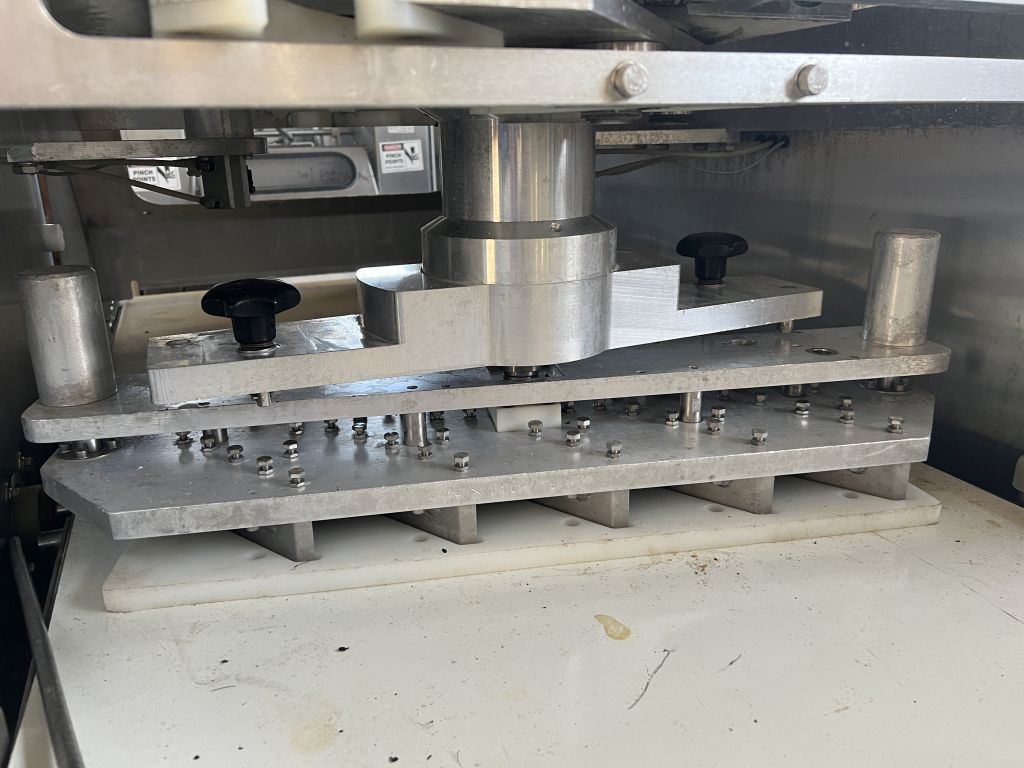 Fritsch #CTR/CRH, Croissant Line Sheeter, 100-800 kg/hr, 2-4mm thick, 700 mm width table - Image 7