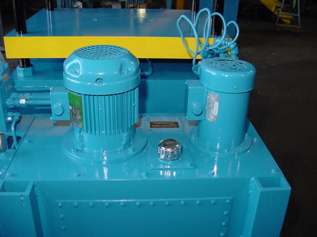 50 Ton, Wabash, 34" x 31" up-acting, 4-post, 50" daylight, 24" stroke, hydraulic unit, no controls, #877 - Image 4