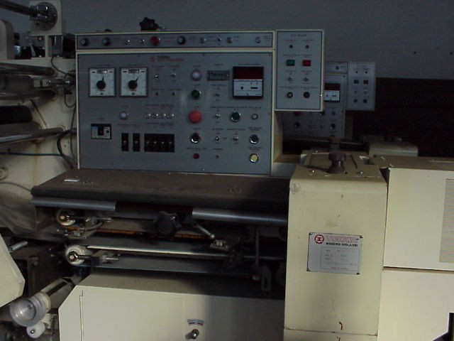 Rodico #Pewo-Pack-400-SM, Overwrapper, 2 x 5 salsa bottles, 5' infeed conveyor, 1985 - Image 2