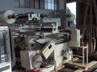 Rodico #Pewo-Pack-400-SM, Overwrapper, 2 x 5 salsa bottles, 5' infeed conveyor, 1985 - Image 3