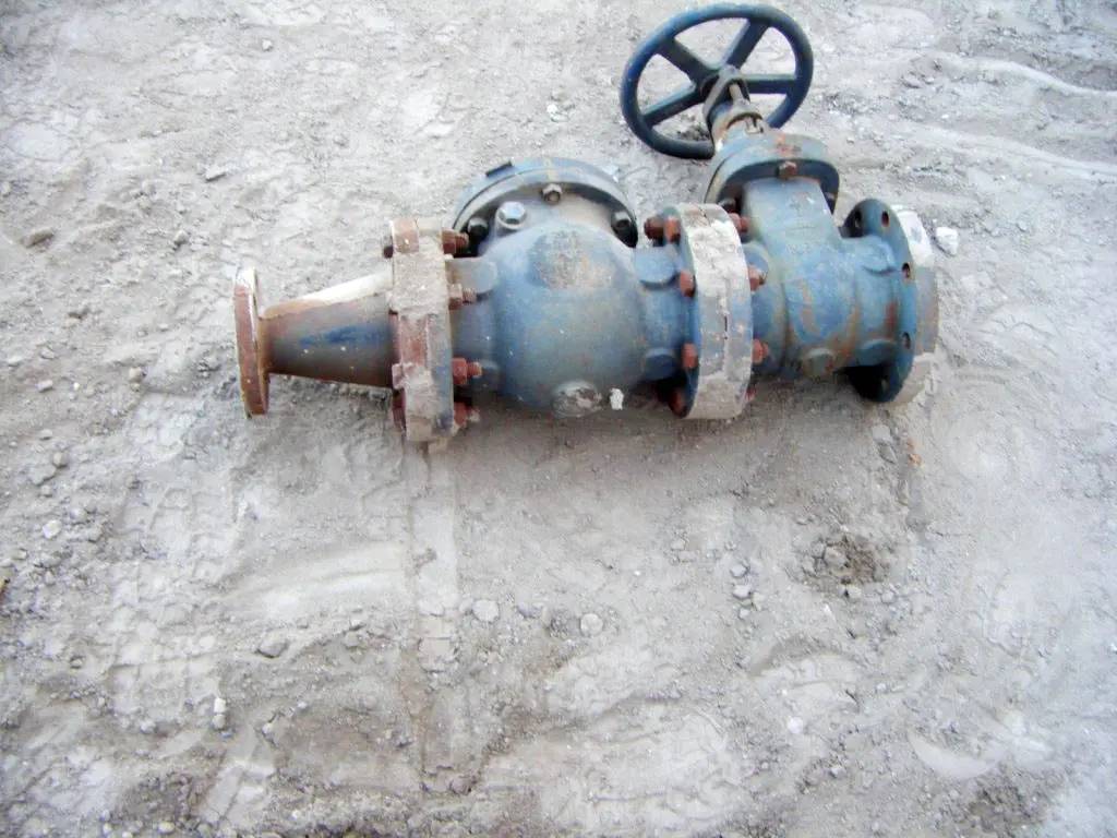 4" Gate Valve - 4" Check Valve - 4" to 2" Reducer - Image 7