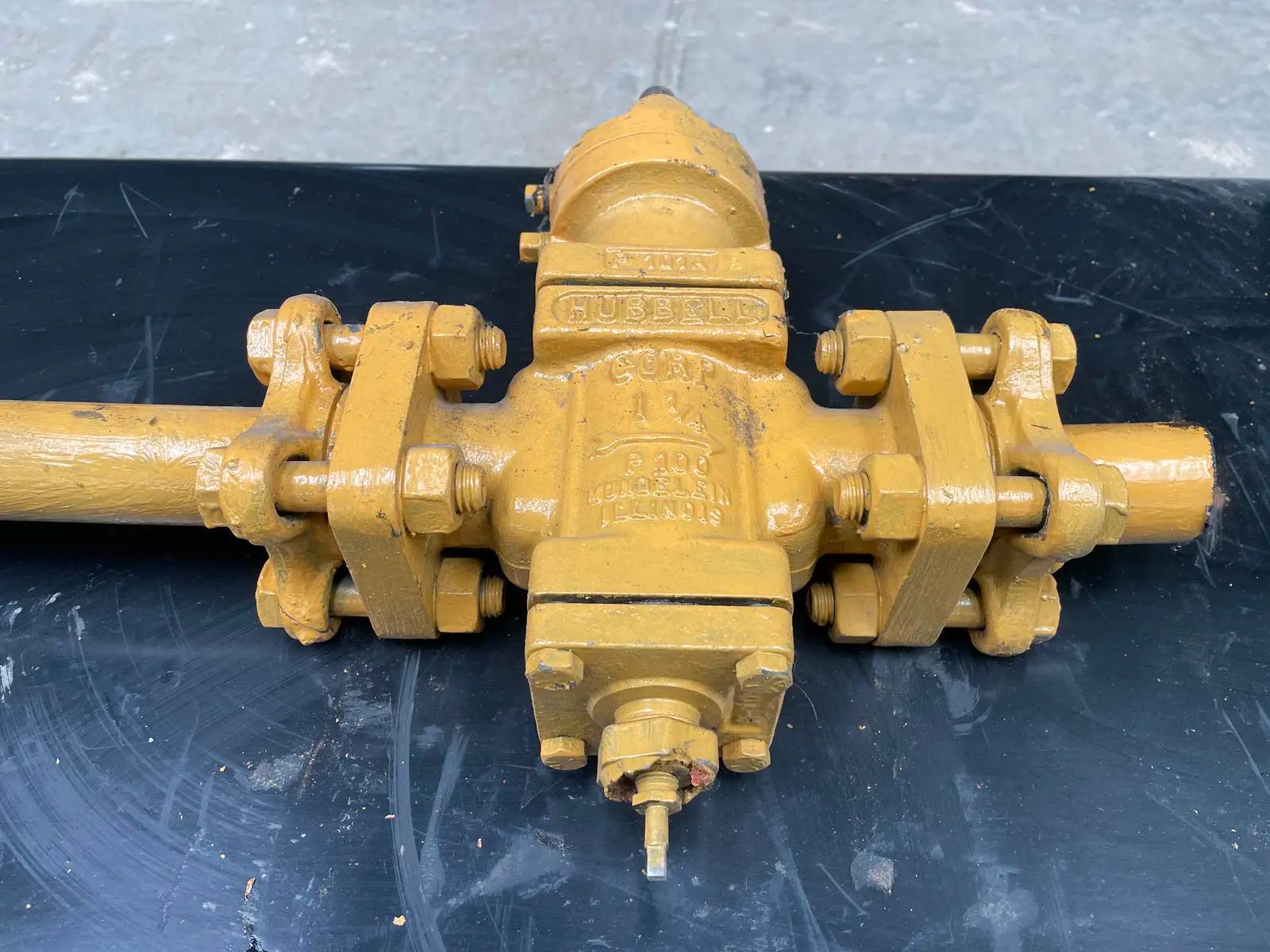1-1/4" Hubbell P100 Valve - Image 3