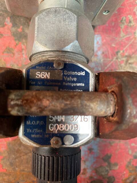 3/16" Parker S6N Solenoid Valve With 3-Way Valve - Image 5
