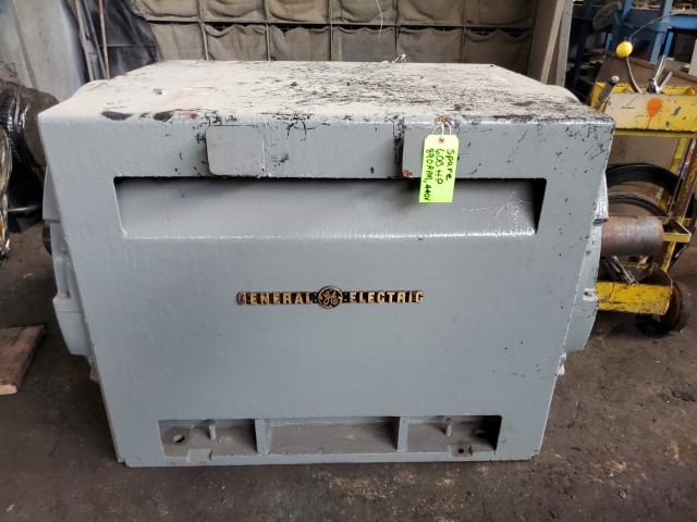600 HP 890 RPM General Electric, Frame 8407S, foot mounted, 727 amps, 440 Volts - Image 4