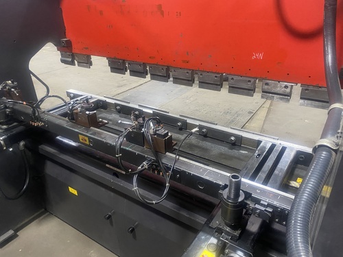88 Ton, Amada #RG-80M, CNC press brake, 8' overall, 86" between housing, 3.93" stroke, 10.67" Shut Height - Image 4