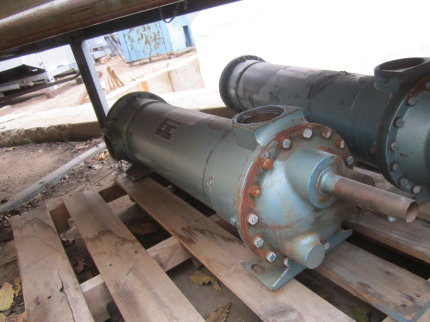50 sq.ft. American Industrial, brass shell & tube heat exchanger, U-tube, 4-pass, 200 tubes, 250/150 psi - Image 2