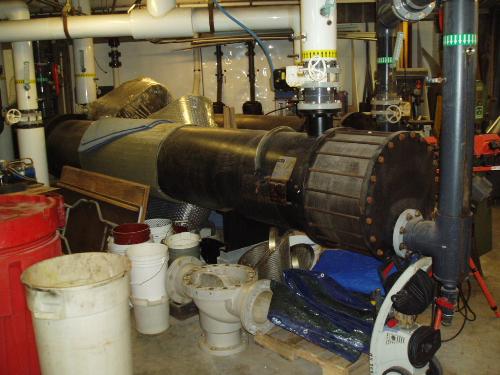 900 sq.ft., Union Karbate, shell & tube heat exchanger, 75 psi, (199) 1-1/4" OD x 168" long tubes, 1982 - Image 2