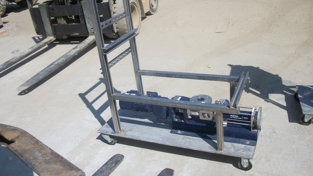 2" inlet x 1.5" outlet, Seepex / Moyno, size 2-6L, Stainless Steel progressive cavity pump, 1/2 HP - Image 1