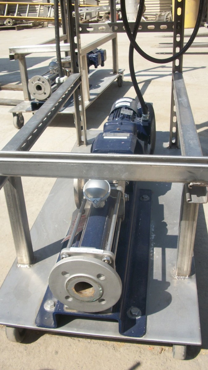 2" inlet x 1.5" outlet, Seepex / Moyno, size 2-6L, Stainless Steel progressive cavity pump, 1/2 HP - Image 4