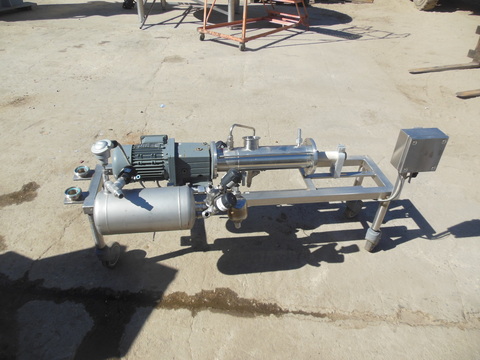 2.5" inlet x 2" outlet, Moyno, Stainless Steel progressive cavity pump w/rubber stator - Image 1