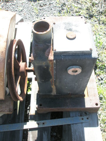 10 CFM @ 28" Hg., Cenco #Megavac, vacuum pump, no motor - Image 1