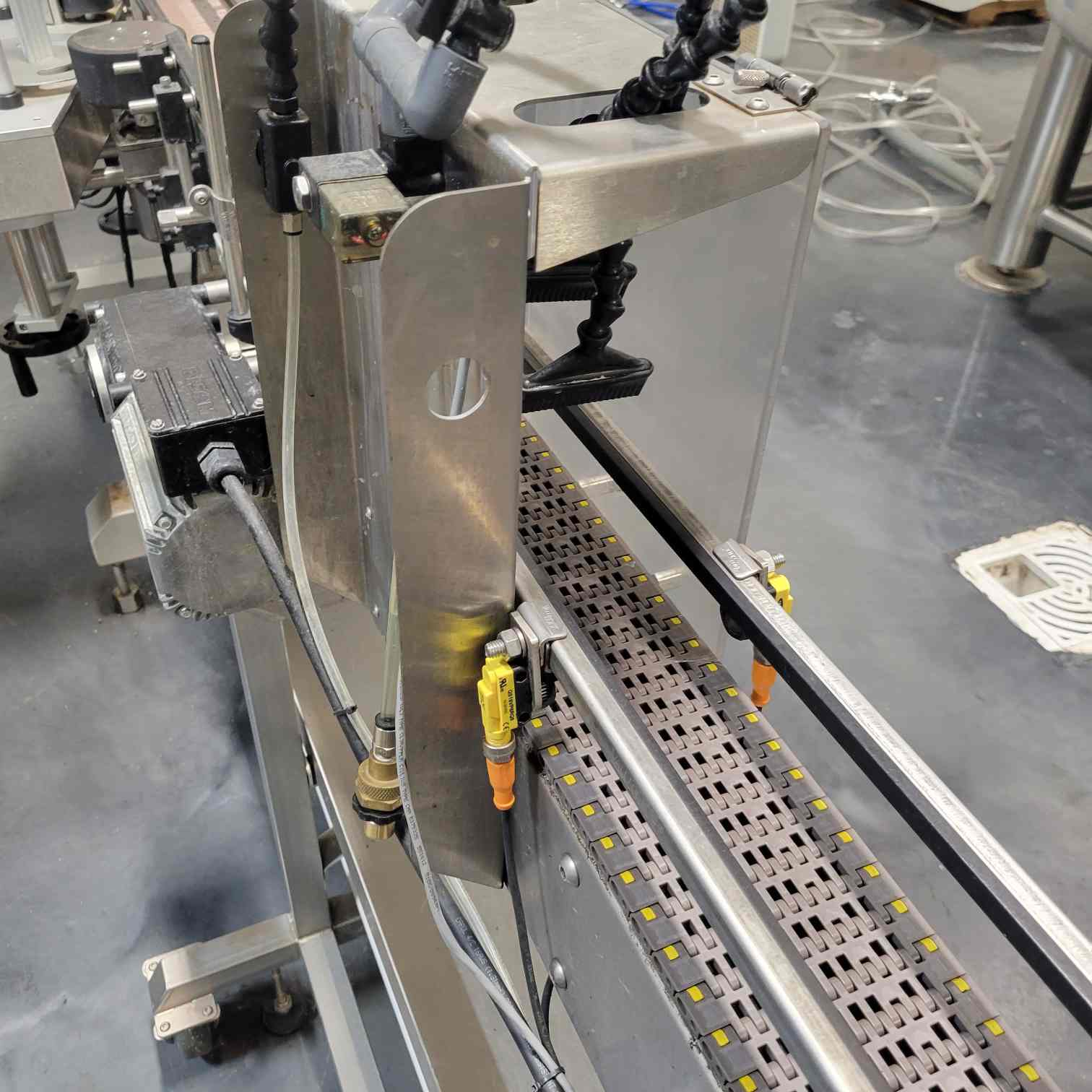 Alpha Brewing Operations 4 Head Filler, With Co2 Purge And Rinse Station Canning Line, 2018 - Image 7