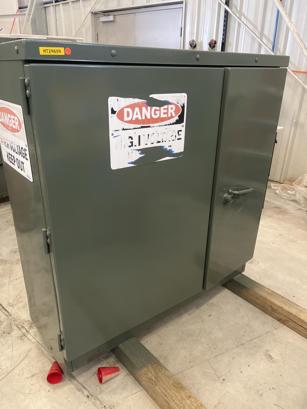 45 KVA 7200 Delta Primary, 240 Delta Secondary, 3 phase, Padmount Transformer, New - Image 2