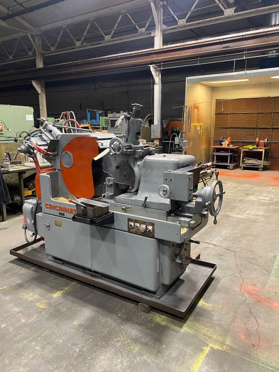 Cincinnati No. 2 Mdl. OM, centerless grinder, 20" grinding wheel, 12" regulating wheel, 15 HP - Image 4