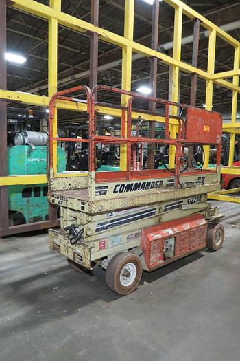 228：GIOS FELUCA　部品取り等　ジャンク　引取限定：埼玉県所沢市 750 lb. JLG #CM-2033, electric scissor lift, 20' platform hght, 20