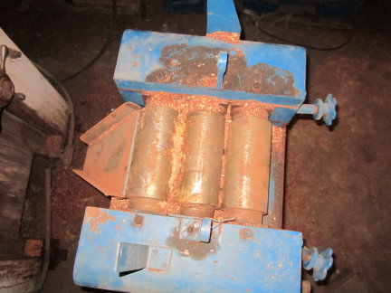 3.75" x 8" Other, 3 roll Mill, manual adjustment, water cooled, less motor - Image 5