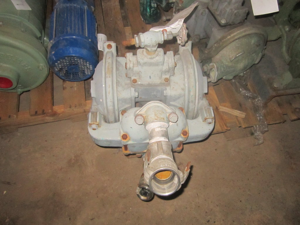 Sandpiper #SB-1-1/2-A, Diaphragm Pump, Stainless Steel - Image 2