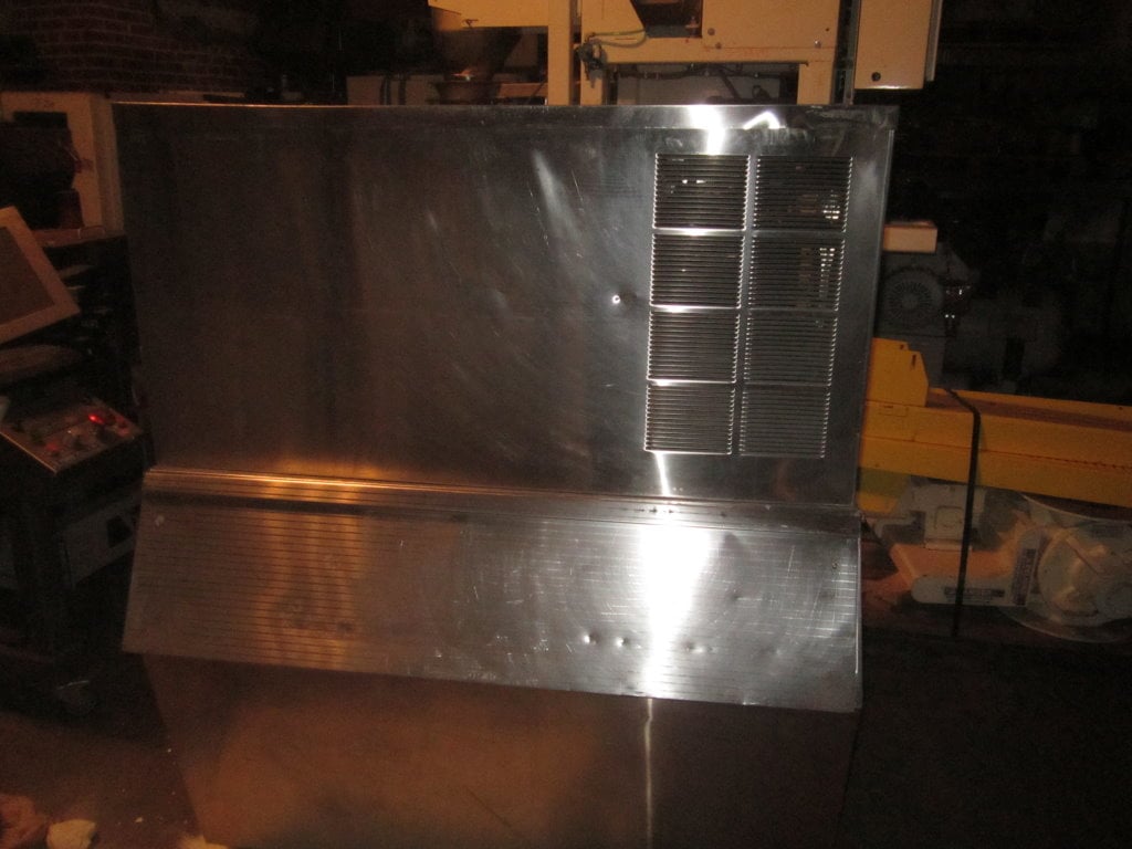 Manitowoc #C6105-BIN, Ice Maker, 500 lb., R-22, Water Cooled, 45" x 26" x 28" bin, 230V - Image 3
