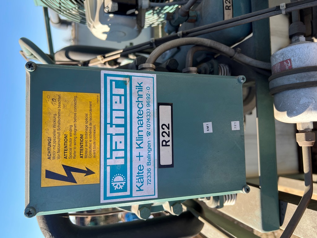 600 gallon Glycol Chiller, 63" x 44.5" x 49" H plastic tank, (1)1.5 kW pump w/fan, (1) Busch pump - Image 7