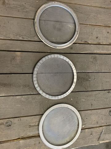 18" Sweco, Replacement Screens, (1) w/center hole and (2) without center hole, qty. 2 - Image 5