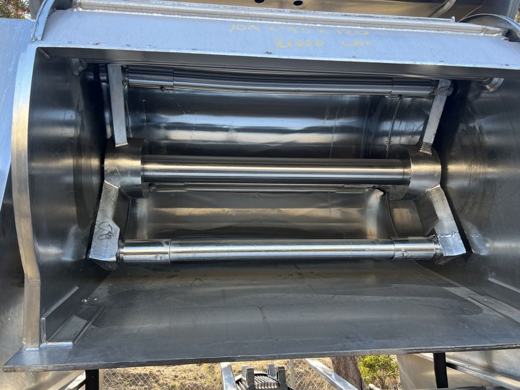 Schaeffer #HS-25, Triple Roller Bar Mixer, 2500 lb., 75 cu.ft., 200 HP - Image 3