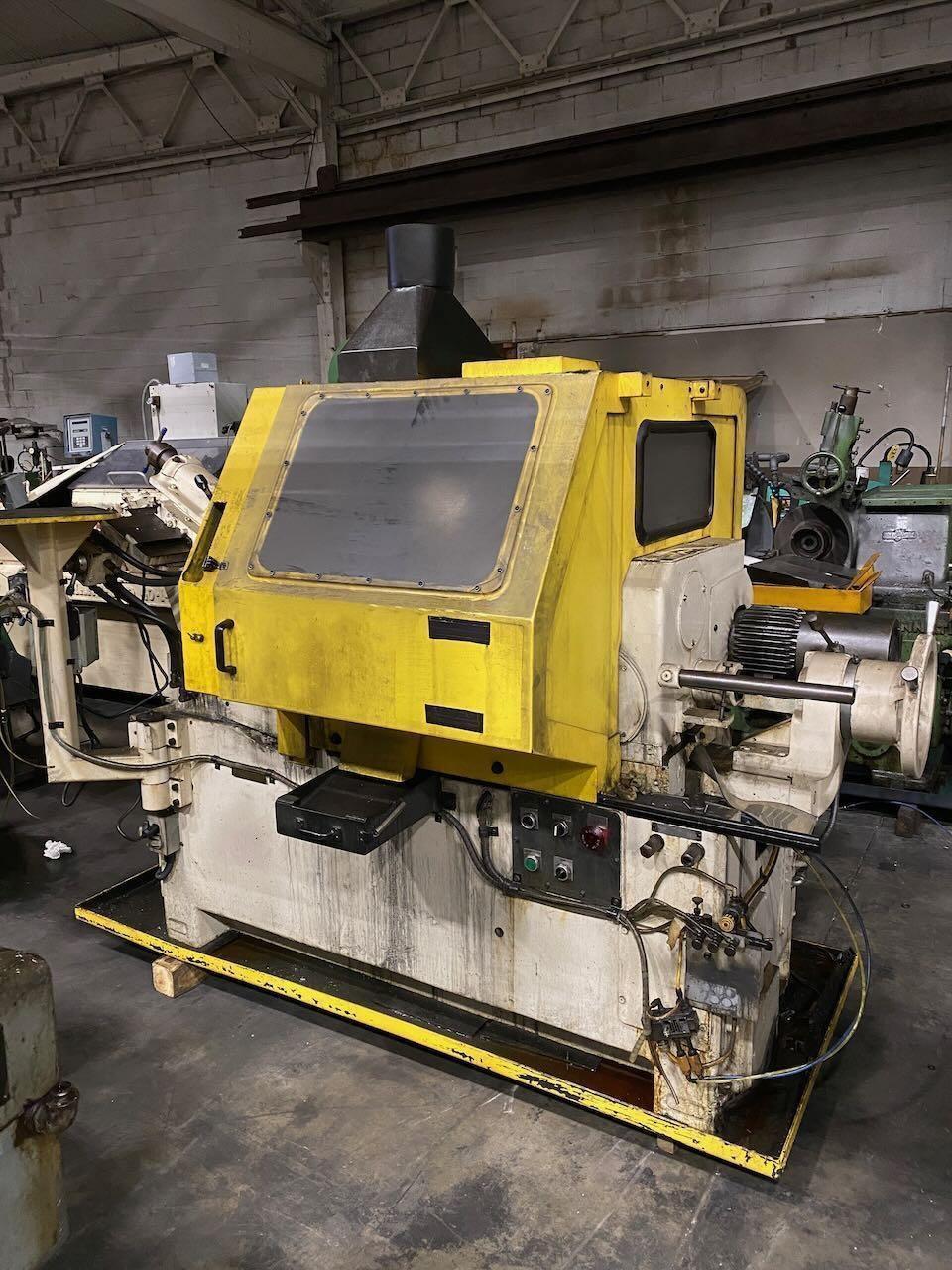 Cincinnati No. Cinco-15, centerless grinder, 0-3" dia., 20" grinding wheel, 12" regulating wheel - Image 1