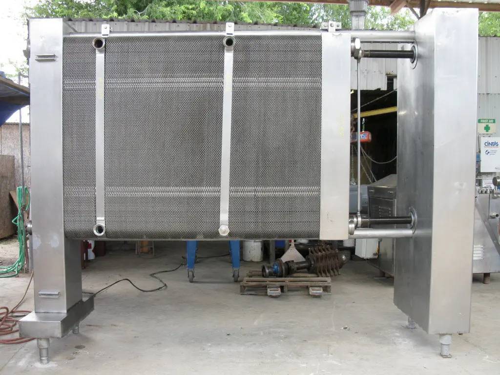 1490 sq.ft., APV, CR5, HTST Plate Heat Exchanger, (261) Stainless Steel Plates, 11' 7" L x 3' 5" W x 8' 6" H - Image 3